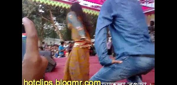  Clipssexy.com Bangladesi girl nude dance in public